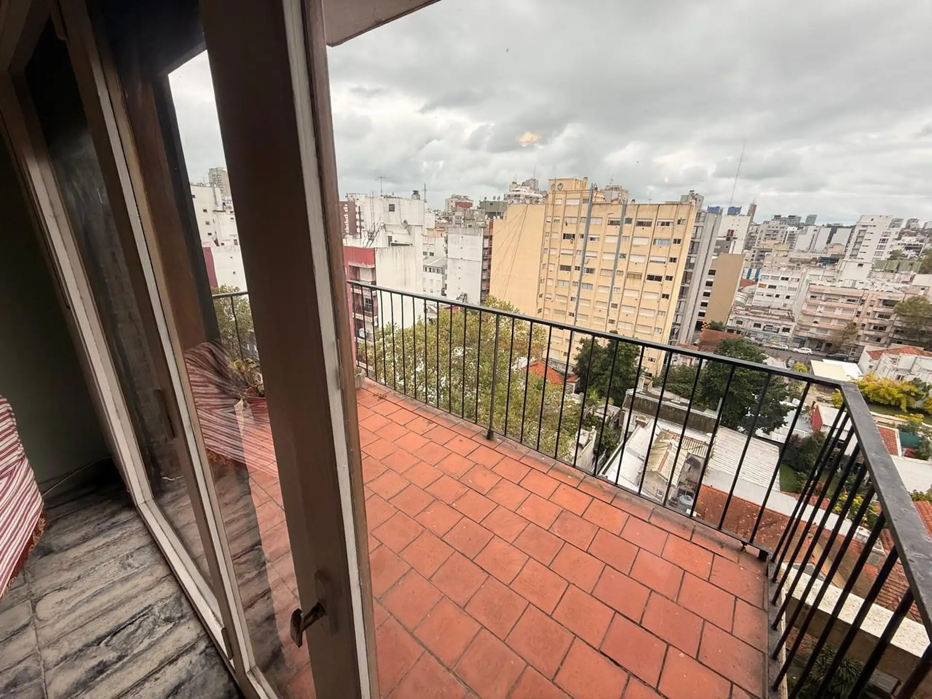 Depto 3 amb, 70m² en alquiler con balcón — Corrientes 2600