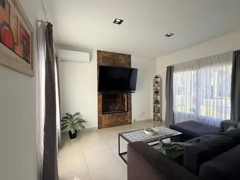 Casa en Venta en Weston, USD 490.000
