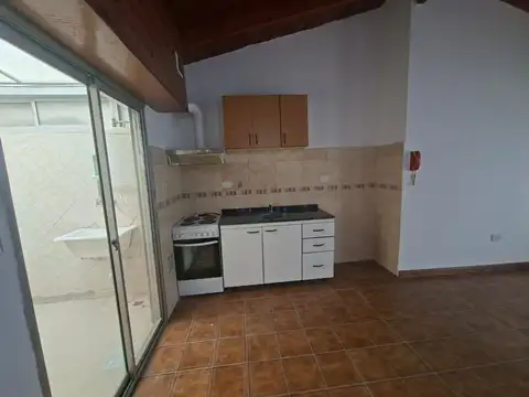 Depto Tipo Casa en Alquiler de 1 dormitorio