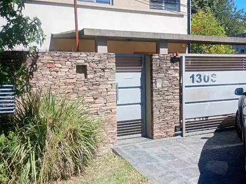 Casa en Venta en Villa Elisa, USD 145.000