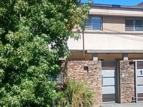 Casa 6 ambientes con 1 baño