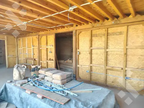 En Venta | Casa de 4 Dormitorios | En Construcción | Av. del Trabajo y Chocón | Plottier