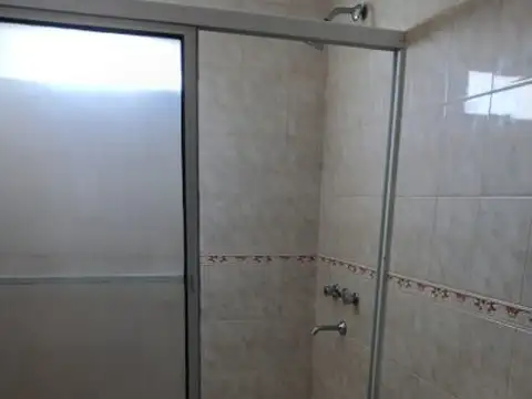 Alquiler - Depto en planta alta de 1 dormitorio! Congreso 193