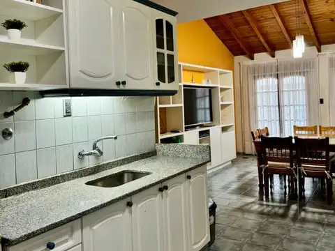 VENTA CASA 3 DORMITORIOS GODOY CRUZ