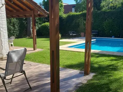 Casa 5 ambientes con 3 baños