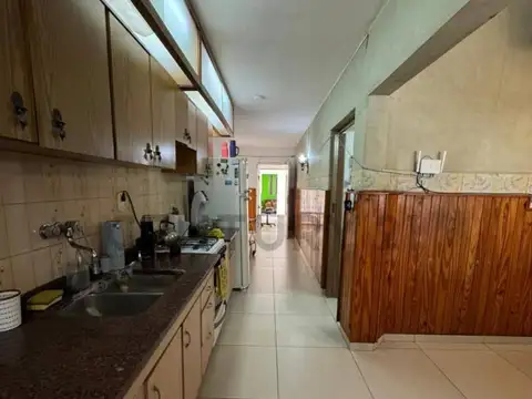 edison 2100, Piso 0
