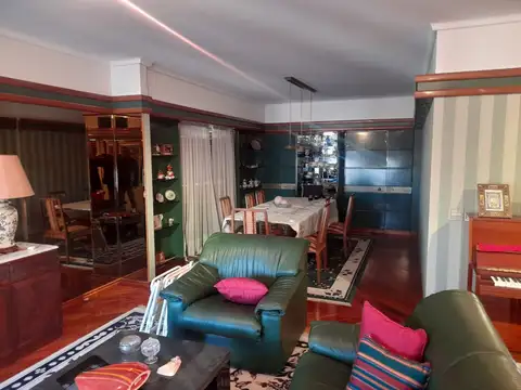 Departamento 6 ambientes con 4 baños
