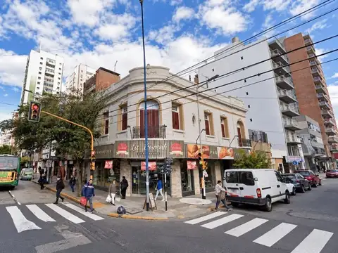 Alquiler Local Comercial en Esquina – Av. Belgrano  Avellaneda Centro.