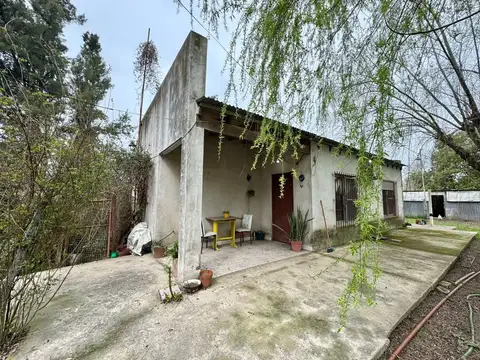 CASA QUINTA CON AMPLIO Y FRONDOSO JARDIN