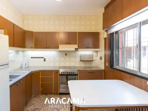 Casa en Venta en Luis Guillon, USD 195.000