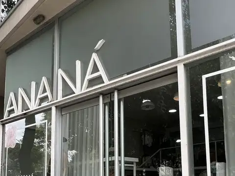 Venta fondo comercio famosa tienda ropa femenina