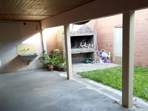 Casa 3 Dorm, 2 Cocheras, Patio, Alvear 7300