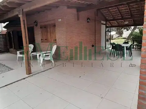 Casa 3 ambientes con 2 baños