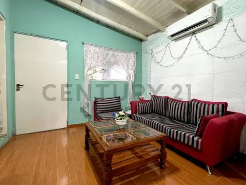 Casa 5 ambientes con 1 baño