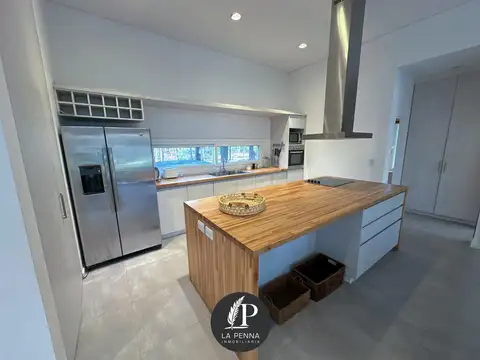 Casa en Venta en Villarobles, USD 245.000