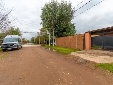 Casa en Venta con 3 cocheras