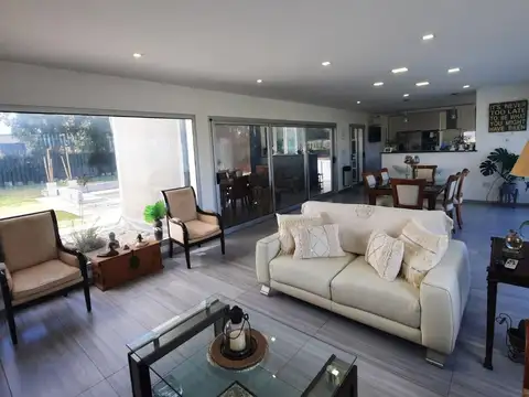 Casa en Venta en La Candida Club de Campo, USD 290.000