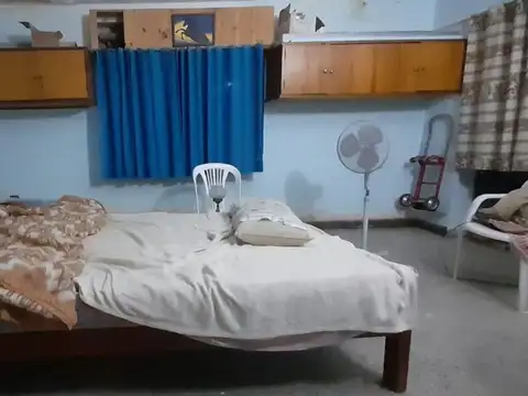 Venta casa más terreno., y pileta. Oliveros