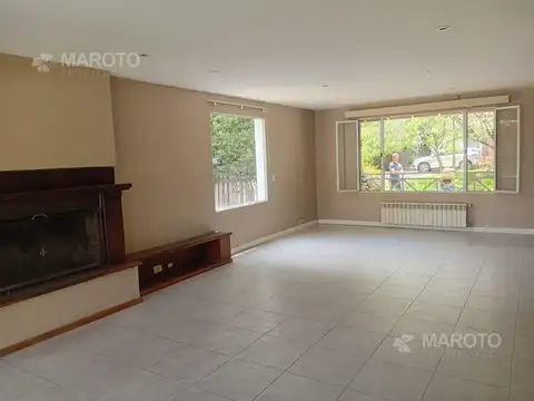 Casa 6 ambientes con 3 baños
