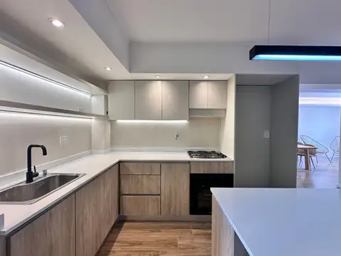 Departamento 3 dormitorios reciclado en venta en San Juan 1200