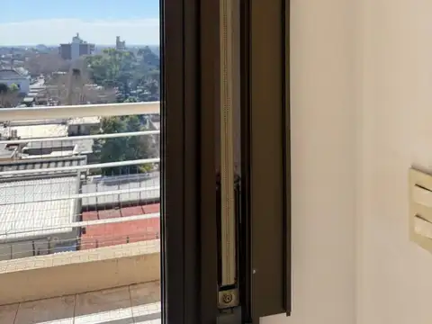 Hipolito Yrigoyen 100