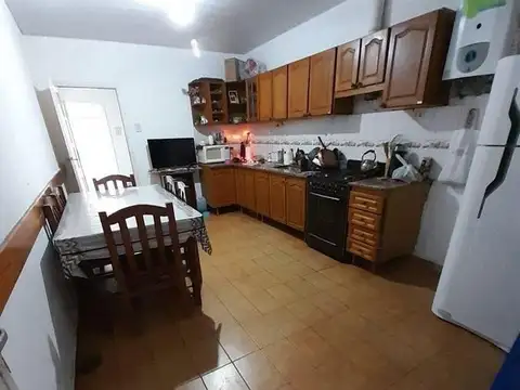 Casa 4 ambientes con 1 baño