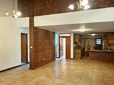 VENTA AMPLIA CASA BOMBAL SUR GODOY CRUZ MENDOZA