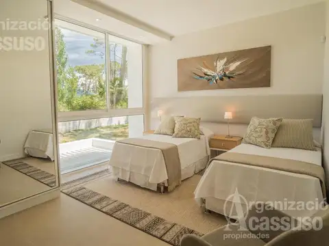 Casa en Venta en Playa Mansa, USD 2.650.000