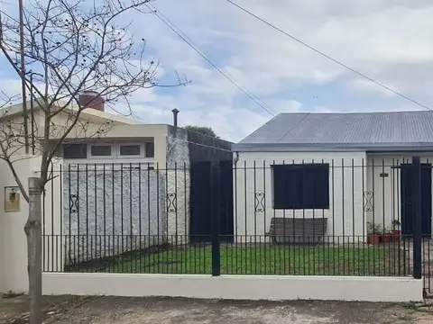 VENTA / CASA / BARRIO AMANCAY