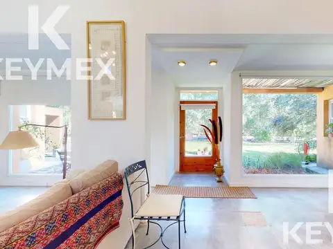 Casa en Venta con 2 cocheras