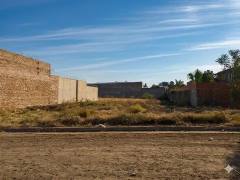 Terreno en barrio La Esmeralda