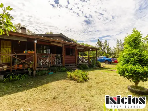 Casa: Luques N° 175 E/ Rivadavia y Brown - La Esmeralda - C1009