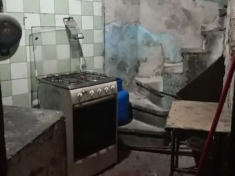 Venta casa 2 dormitorios La Figurita Montevideo.