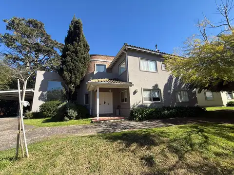 Casa de 6 ambientes en Fincas del Lago Escobar