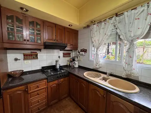 Casa en Venta con 4 cocheras