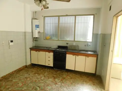 Av. Presidente Peron 3400