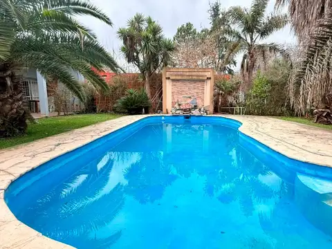VENDE TERRENO CON 2 DUPLEX Y PILETA 368M2 TOT