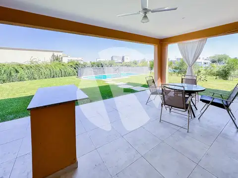 Casa en Venta en Pilar del Este - San Ramiro, USD 210.000