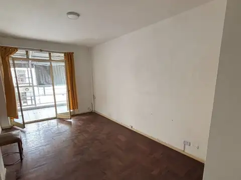 Oportunidad monoambiente con Balcon esq Pueyrredon