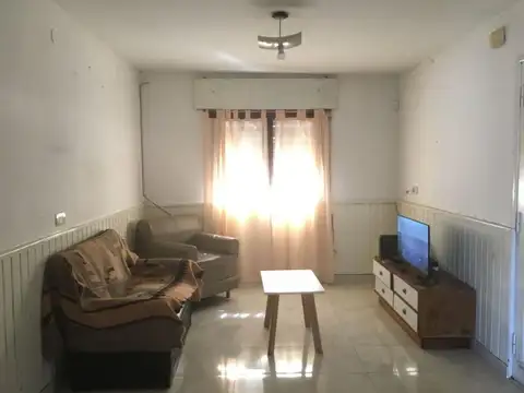 Casa 5 ambientes con 1 baño