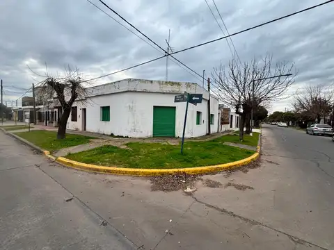 VENTA CASA ESQUINA A RECICLAR , SAN NICOLAS