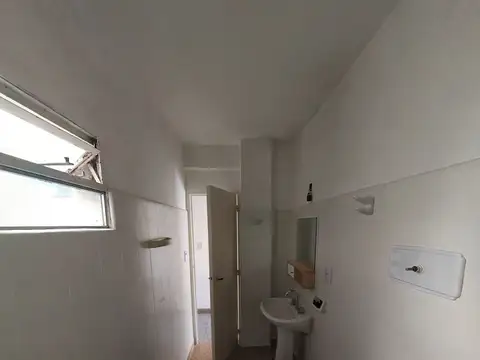 DEPARTAMENTO MUY BUENA UBICACIÓN