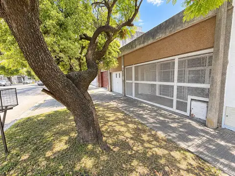 Venta Casa de 4 dormitorios sobre Facundo Zuviria al 6100