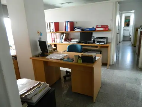 Oficina en Venta con 4 cocheras