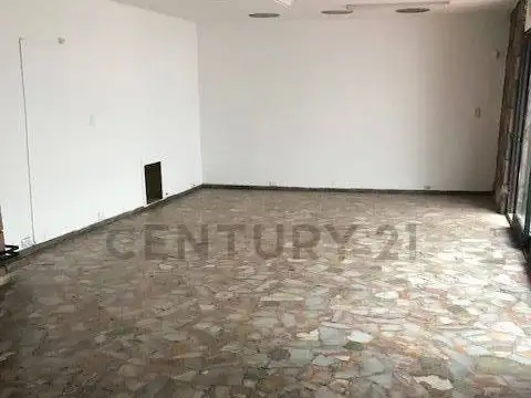 Av San Martín 1700, Piso 0