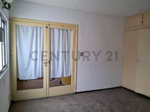 Av San Martín 1700, Piso 0