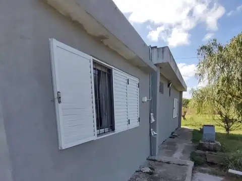 Casa 4 ambientes con 2 baños