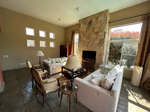 Casa en Venta al Este