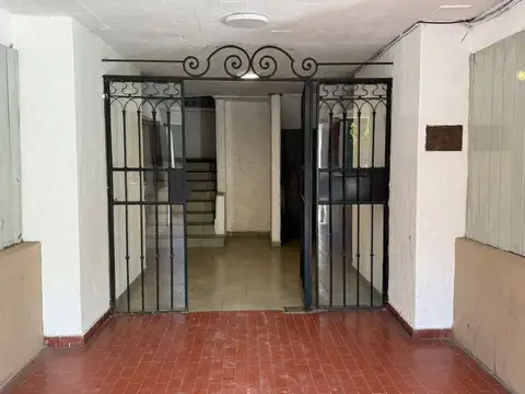 Av Bunge entre Av Del Libertador y Simbad 100