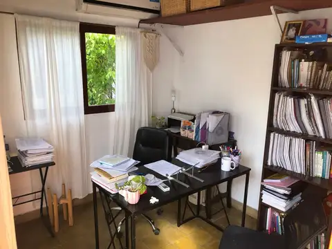 Casa en Alquiler con 2 cocheras